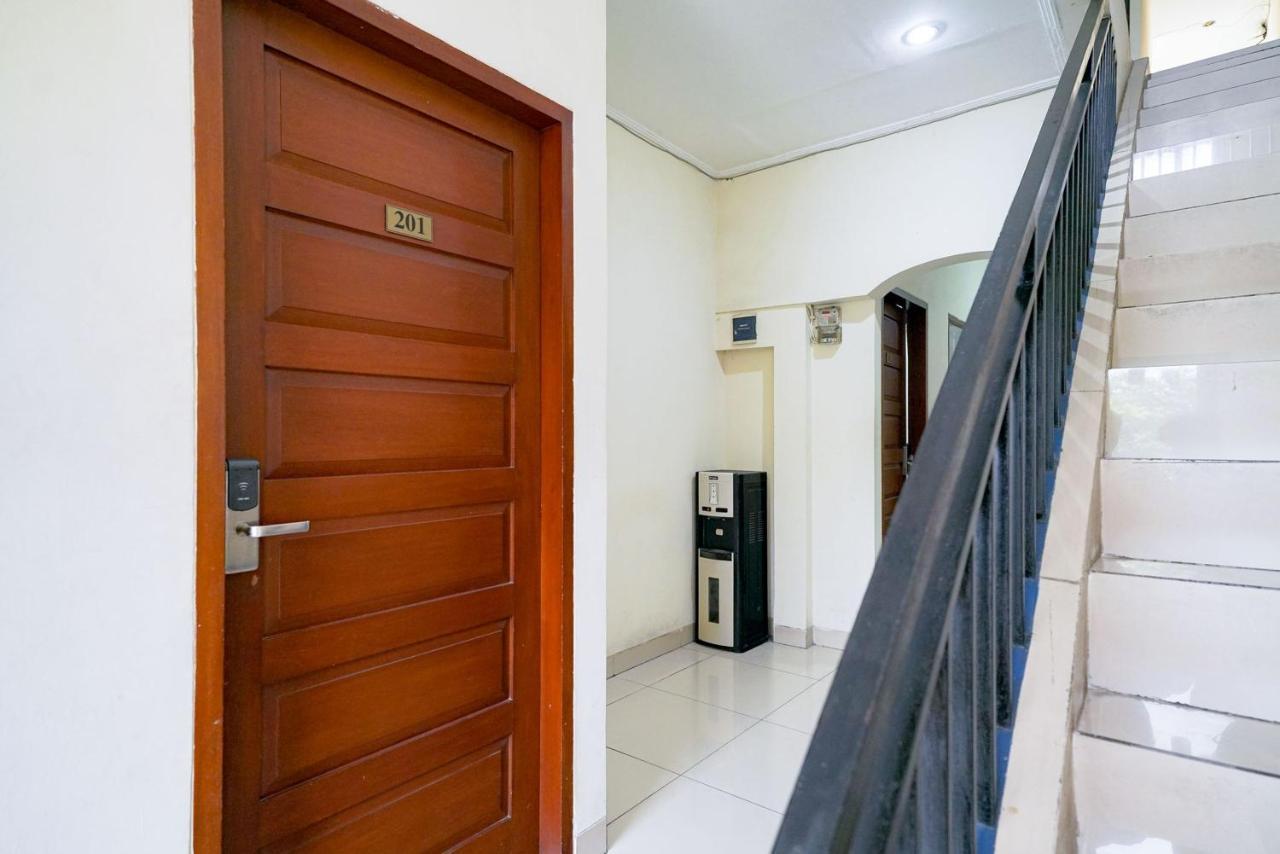 Reddoorz At Buah Batu 5 Hotel Bandung Ngoại thất bức ảnh