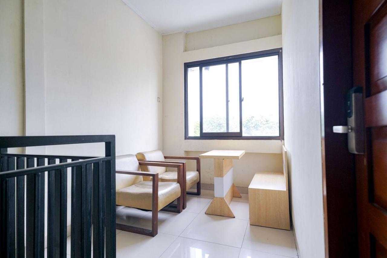 Reddoorz At Buah Batu 5 Hotel Bandung Ngoại thất bức ảnh