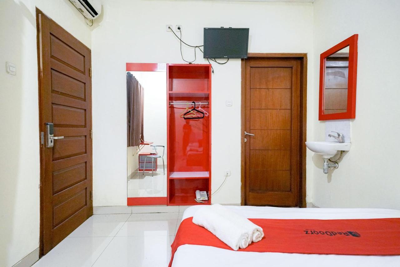 Reddoorz At Buah Batu 5 Hotel Bandung Ngoại thất bức ảnh