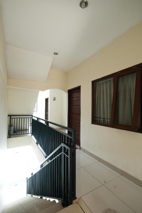 Reddoorz At Buah Batu 5 Hotel Bandung Ngoại thất bức ảnh